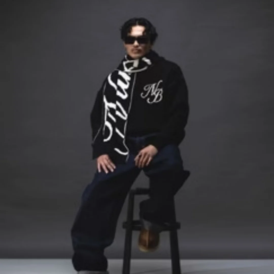 

Свободная жаккардовая толстовка с капюшоном, модный брендовый вязаный свитер с замысловатыми надписями на осень-зиму, уличная одежда для отдыха