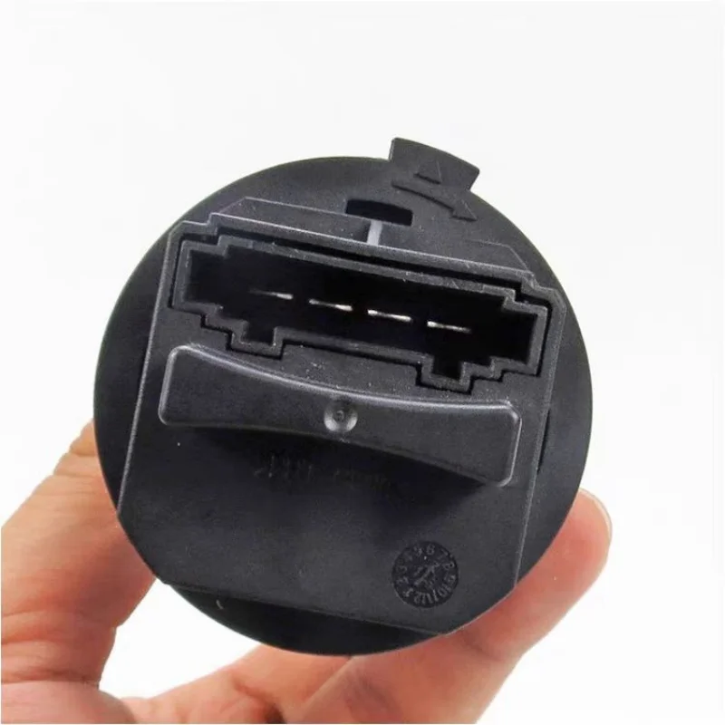 6441S7 is suitable for Peugeot 307 308 407 Citroen C4 DS3 air conditioning motor Heater Motor control module