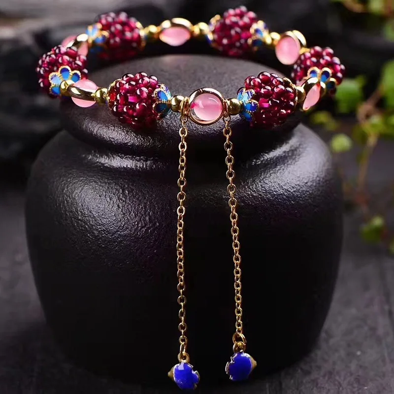 Hot Natural Garnet Braided Ball Bracelet Hollow Garnet Small Fish Lucky Jewelry Single Circle Fashion Ladies Tassel Hand String