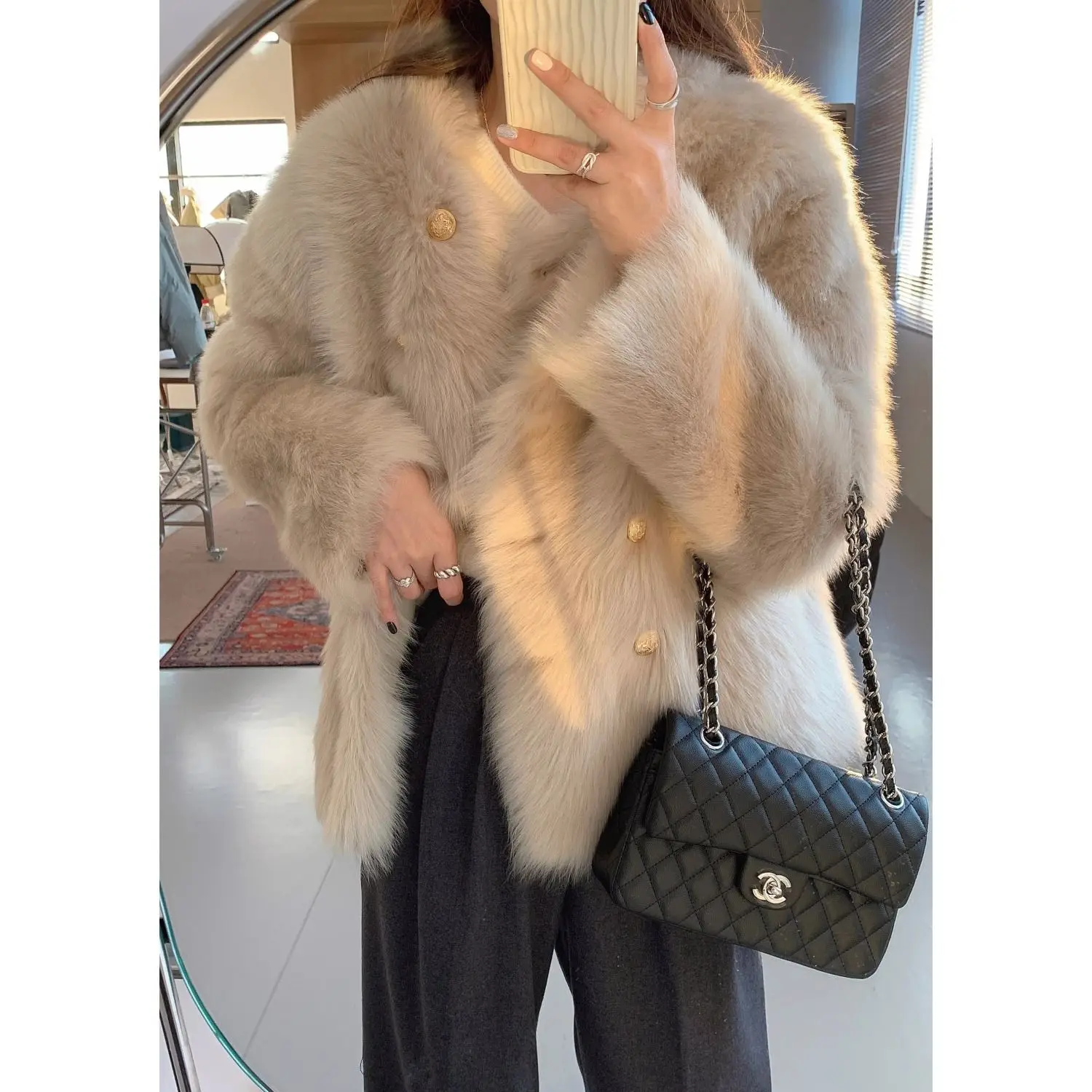 Environmentally Friendly Fur Coat for Women Loose and Thick Plush Top with a Short Round Neck and Fur Integrated Small Fragrant