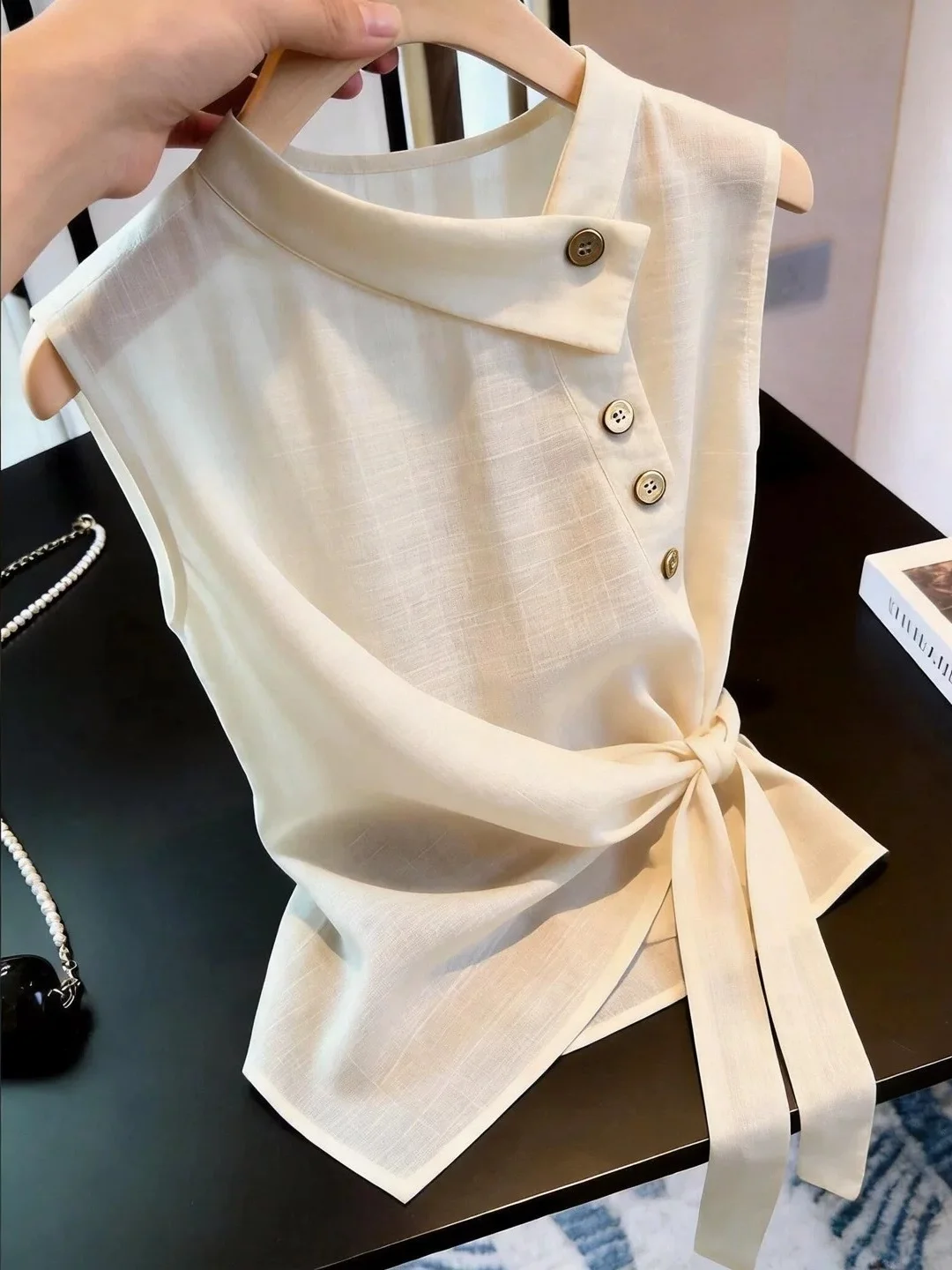 

Elegant Belted Sleeveless Vest 2026 Summer Slimming Commute Versatile Women's Fashion Silk Top Korean Style Straight Cut