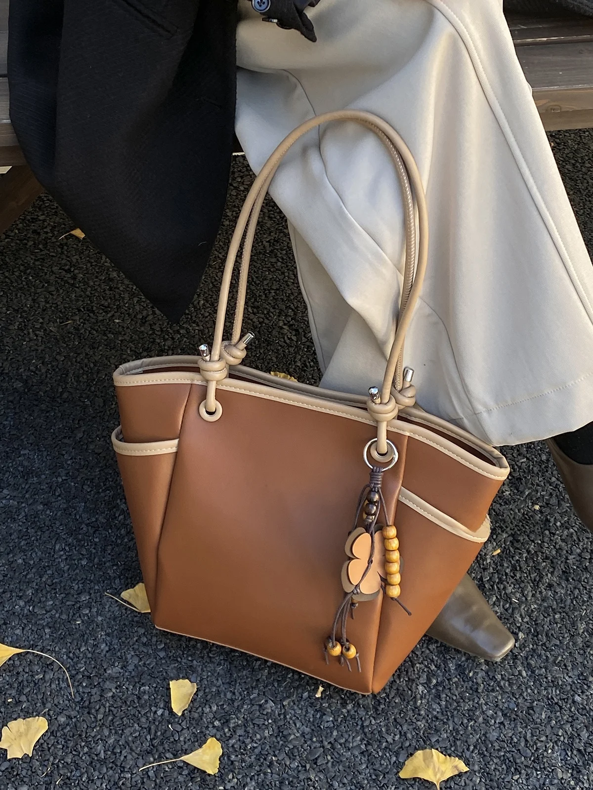 

Большая вместительная женская сумка через плечо, повседневная сумка-тоут, простая сумка-шоппер, модная новинка 2025 года, стильная ретро-сумка в художественном стиле