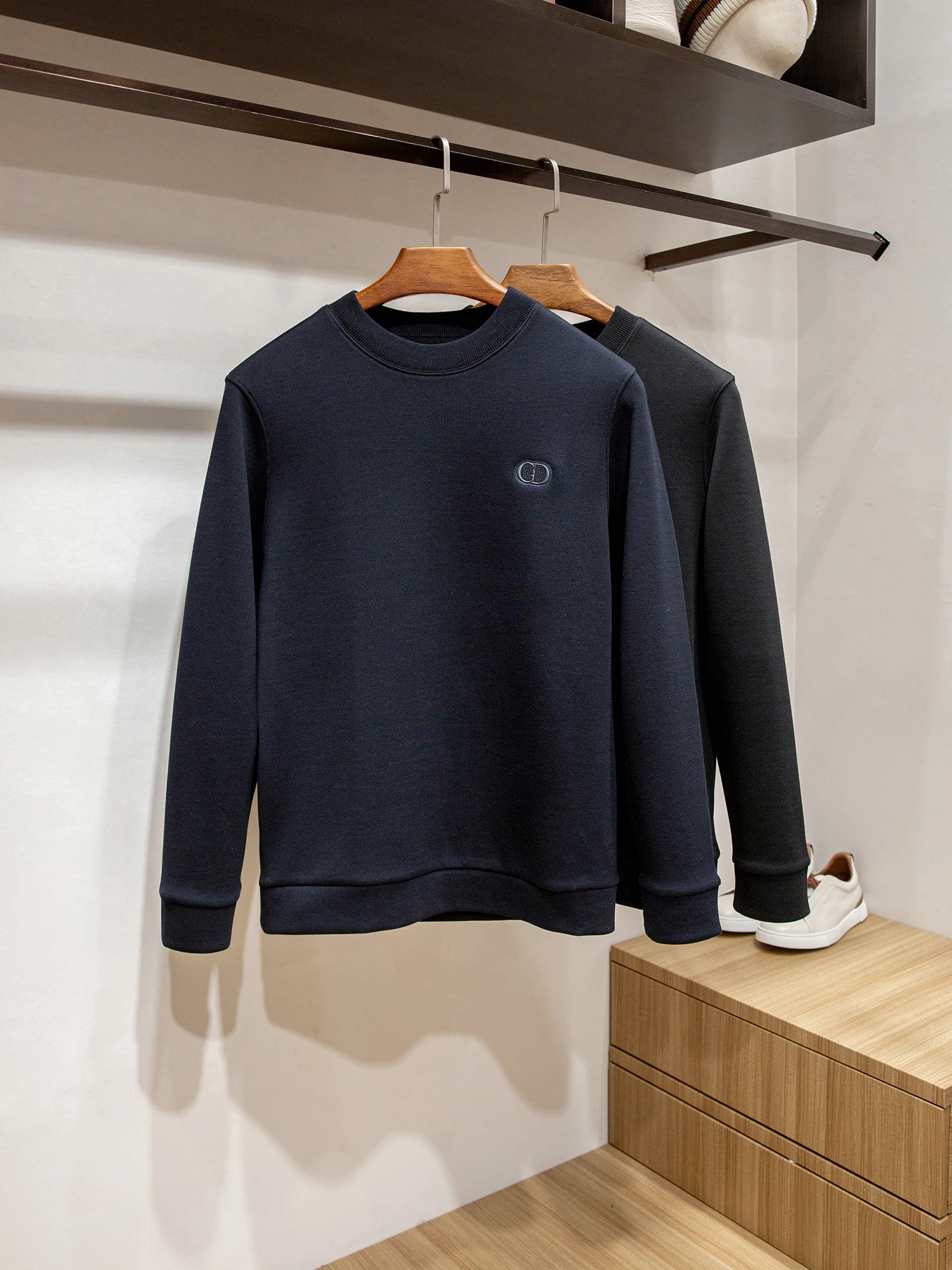 

Warm Comfortable Men's Spor Casual Thiened round Ne Sweatirt Stand Fit Inner Fce Lightweight Camere Base Layer