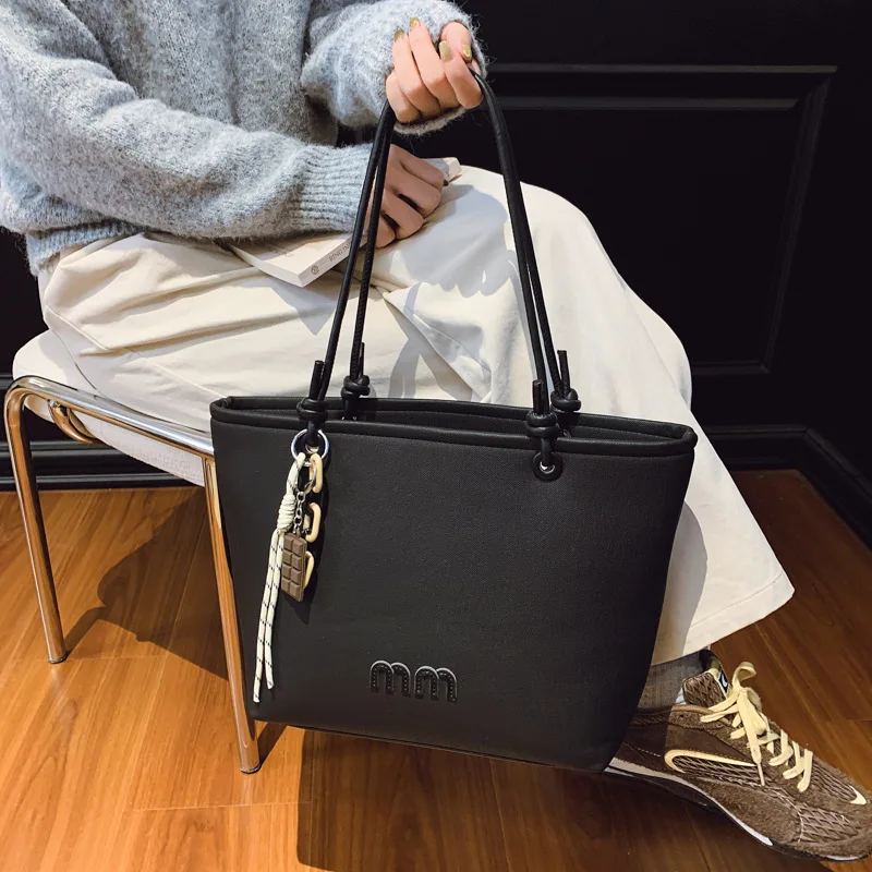 

Korean Style 2026 Large Capacity Tote Bag, Fashion Textured Work Commute Shoulder Handbag for Women