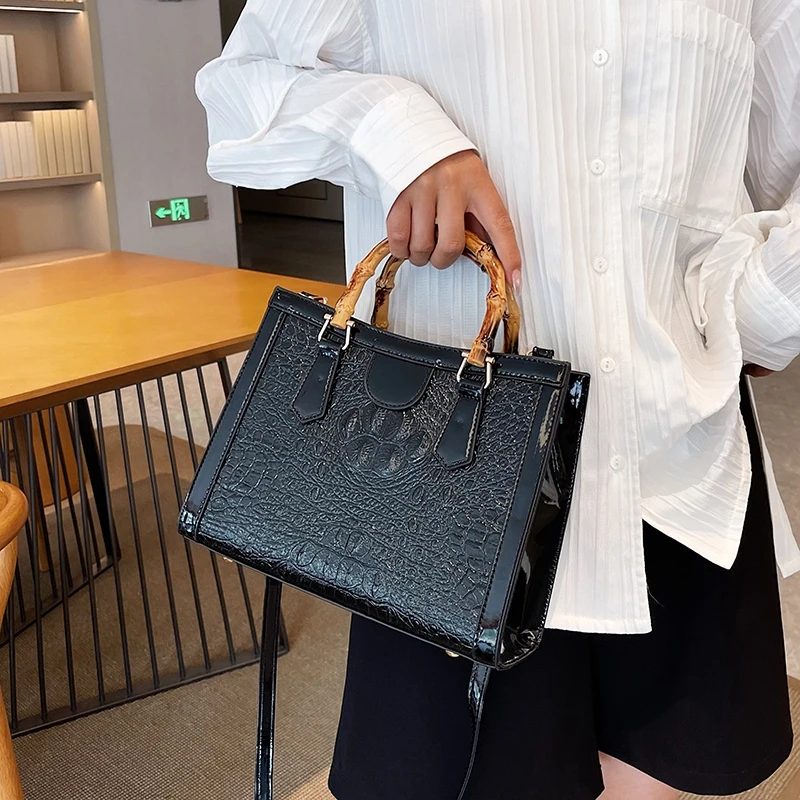 Top Brand Shoulder Bags for Women Bamboo Handle Handbag Luxury Hand Bag Designer Purses Crossbody Bag New Tote Bag Cute Satchel