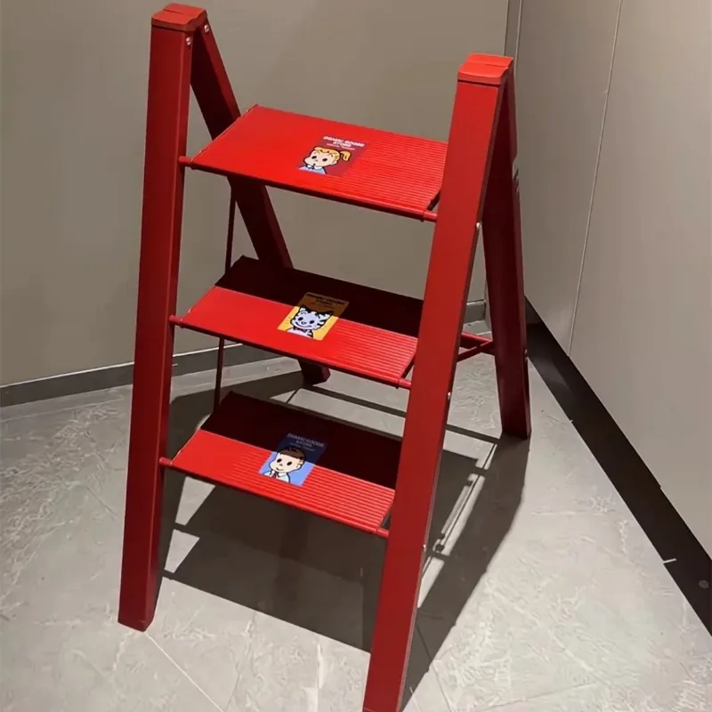 บันไดพับแบบก้างปลา พร้อมแผ่นรองกันลื่น สีแดง รุ่นพับได้สำหรับใช้ในบ้าน ประหยัดพื้นที่ แข็งแรง รับน้ำหนักได้ 150 กก.