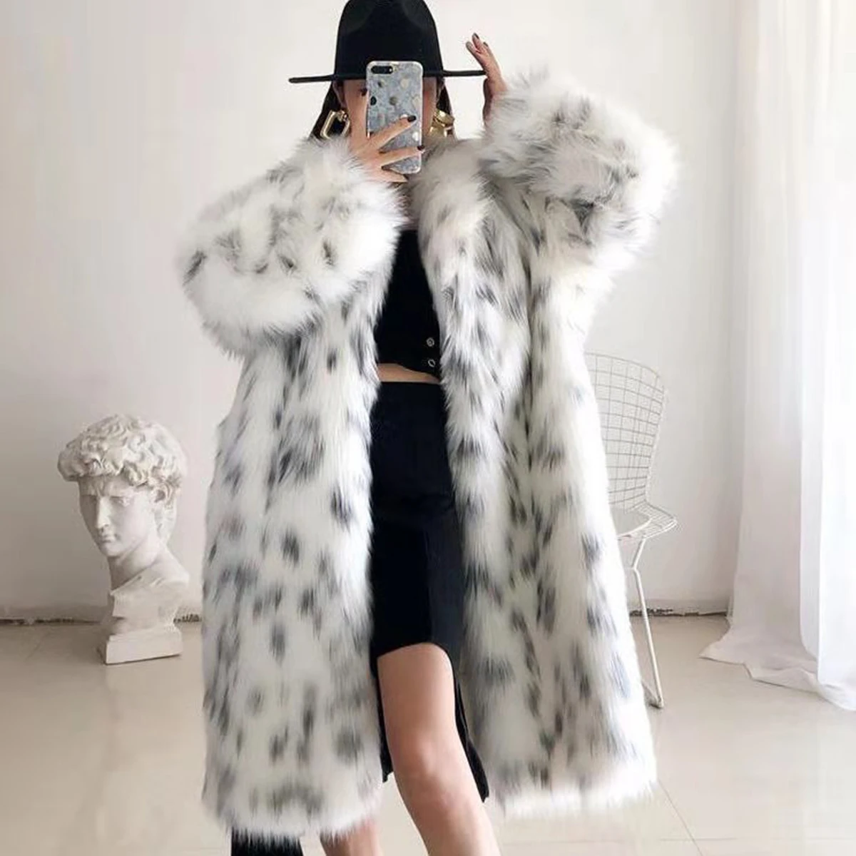 Frauen Winter warm Faux Fox Pelzmantel dicke Persönlichkeit Mode Frauen langen Mantel Kontrast farbe drehen Kragen Jacken für Frauen