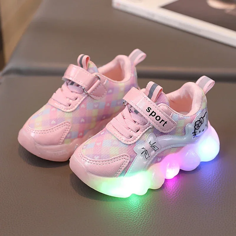 Cute Hello Kitty scarpe Casual per bambina bambini Led Light Sneakers scarpe per bambini scarpe da passeggio per bambini scarpe antiscivolo per