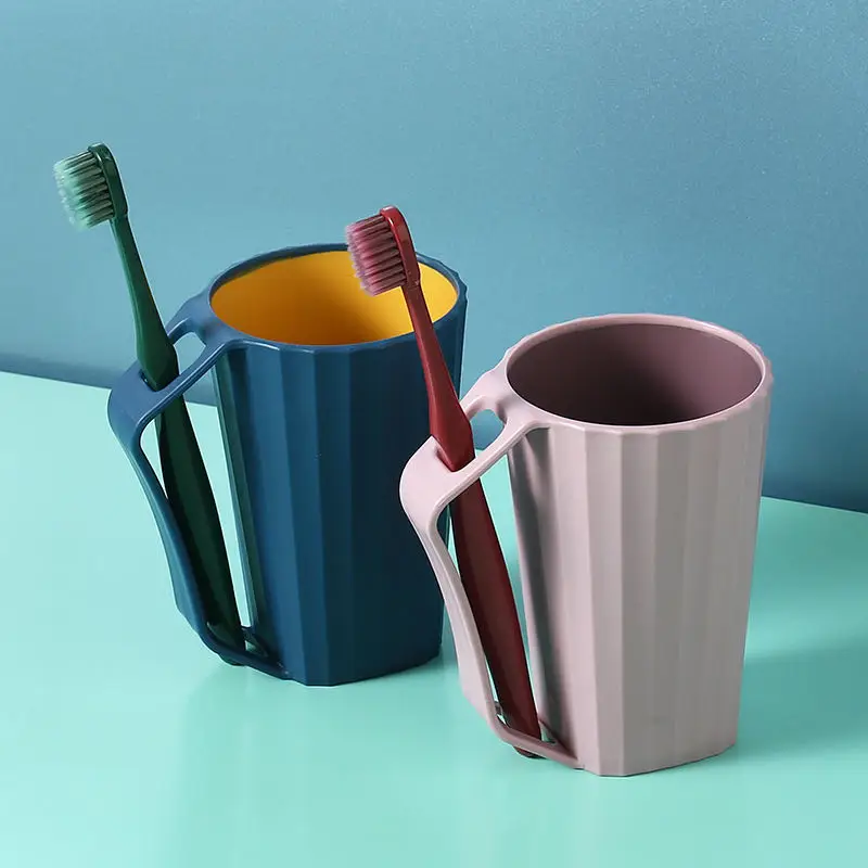 

Creative Home With Handle Mouthwash Cup Two-color Children's Wash Cup Portable Toothbrush Cup Couple Travel Plastic Cup