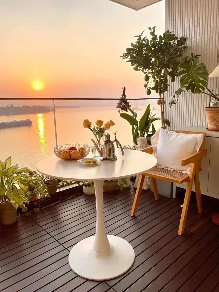 Balcony dining, white negotiation, small household tea, coffee, rice table, chair, leisure, medieval tulip