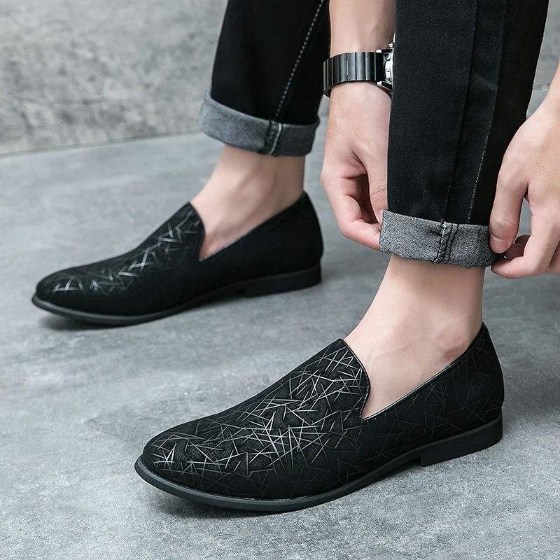 

Men Loafers outdoor fashion Suede Leather Slip-on Rivets Moccasins Men's Casual Shoes Light Comfortable Driving Flats men