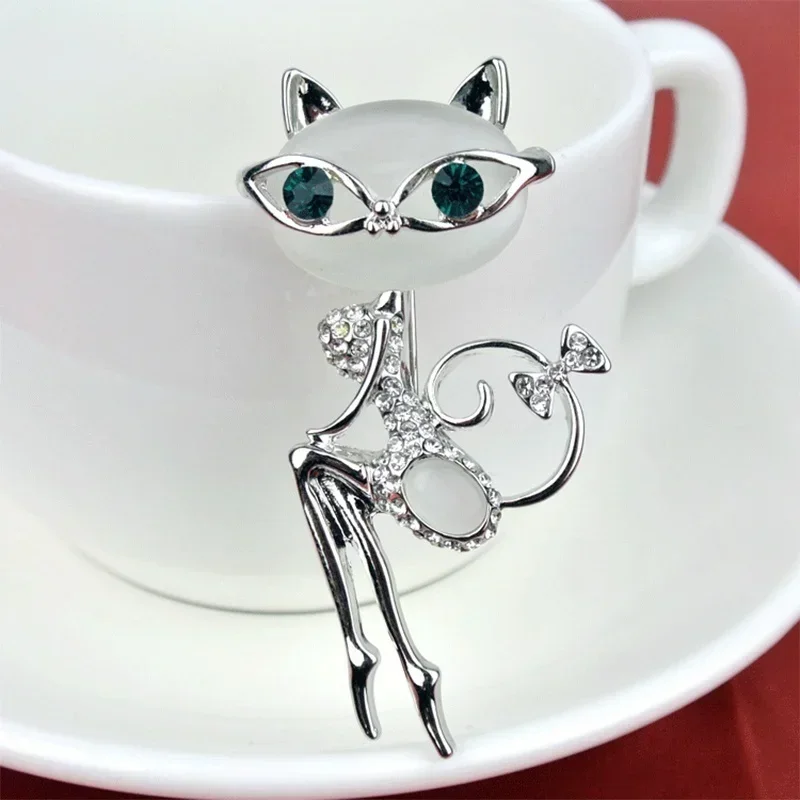 Women Fashion Opal Rhinestone Wear Glasses Cat Brooches Cute Cat Pins Wedding Accessories Enamel Pin Clothes Decoration