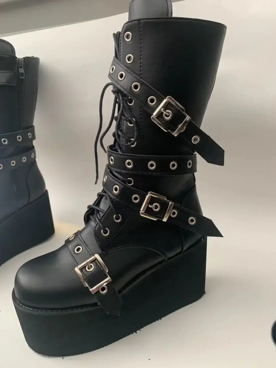 Nuevas botas de otoño de talla grande para mujer con hebilla de aguja, botas de plataforma con cuña y punta redonda, botas de calle de moda 2024 para mujer