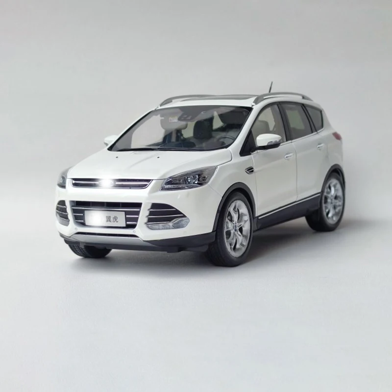 

KUGA Car Model Tabletop Decoration, 1:18 Chang'an CCAG 2015, Micromodel Collection, Display Gift