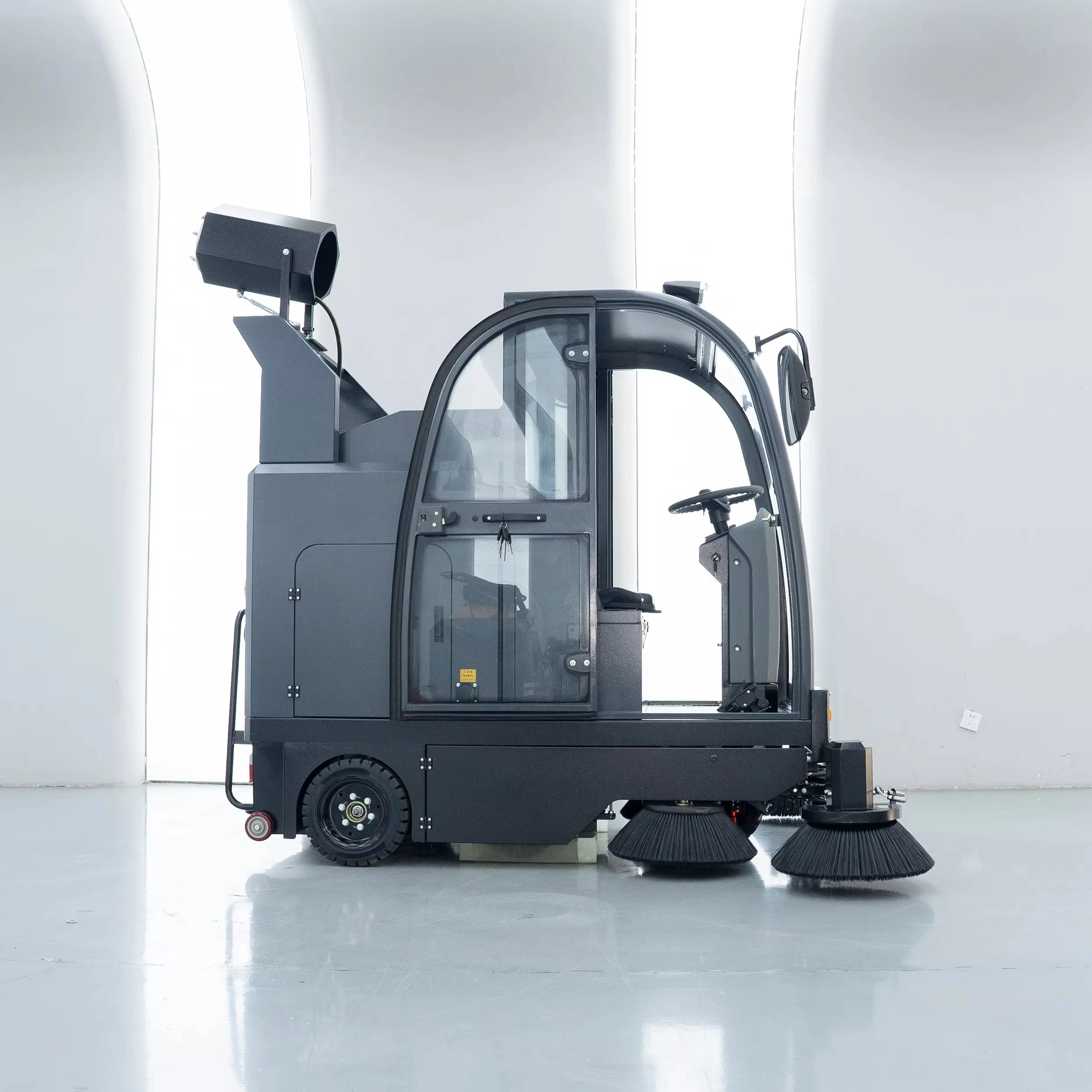 EVERLIFT Automatic Street Sweeper Environmental Driveway Cleaning Machine CE Certified Industrial Grade For Warehouse Use