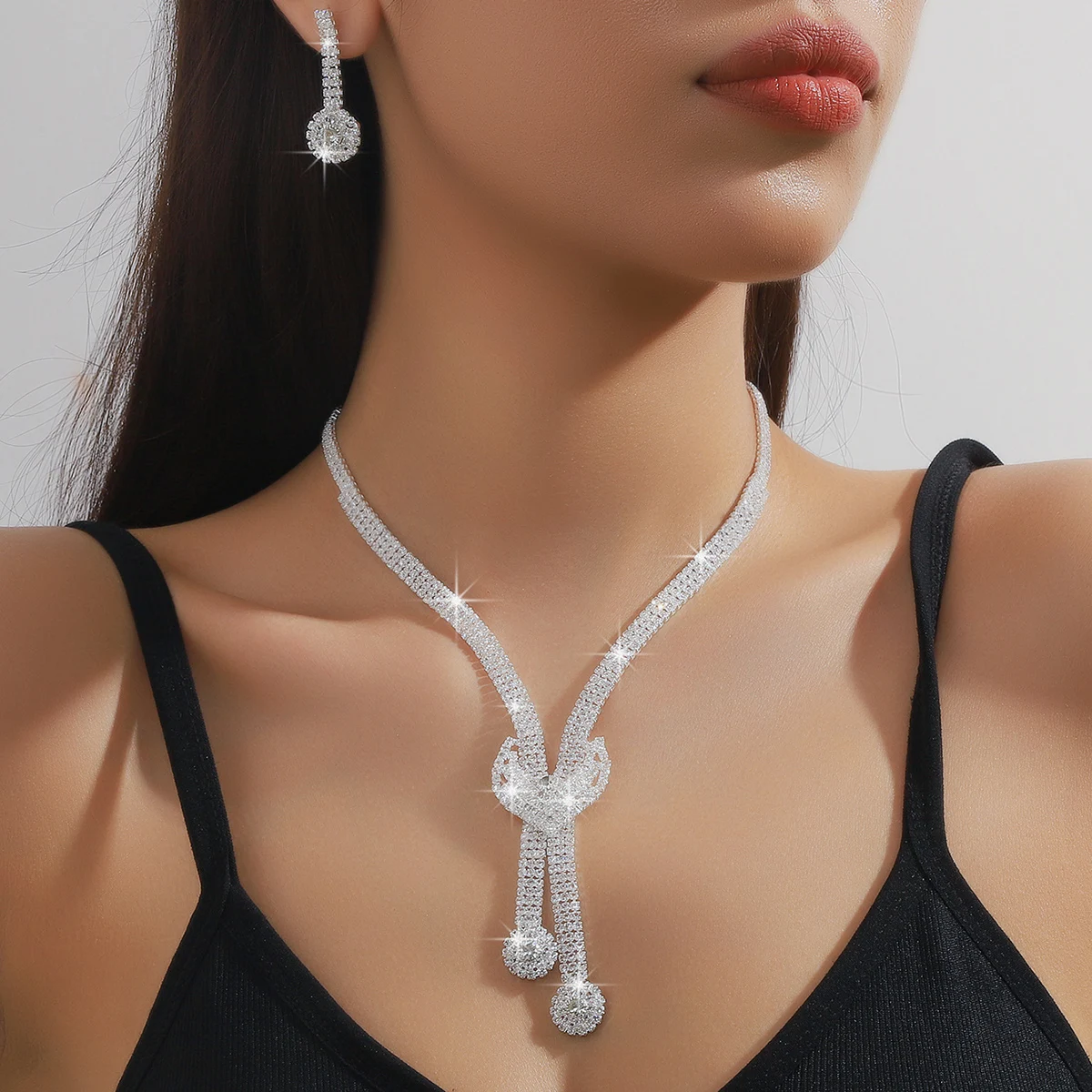 Ladies' French Style Sparkling Rhinestone Jewelry Set Suitable for Weddings, Gatherings, and Holiday Gifts