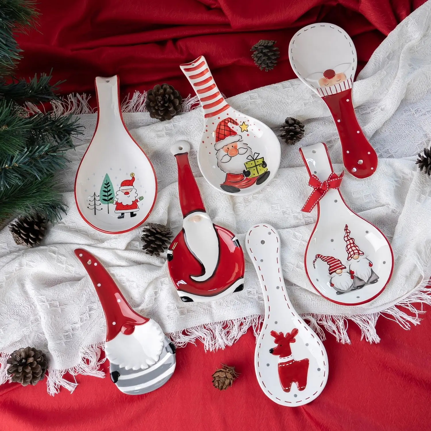

Nordic New Christmas Ceramic Relief Spoon Tow Card Ventilated Rice Spoons Rack Christmas Table Ornament Cute Tableware Rack