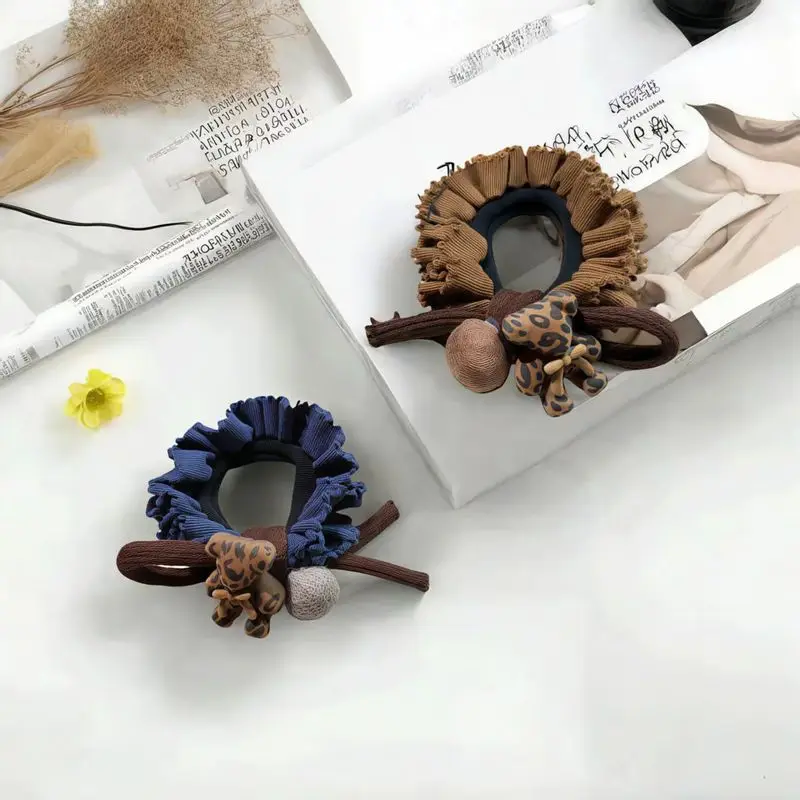 1 buah bola bulu beruang teddy bergaris macan tutul, ikat kepala usus besar, nuansa mewah, kuncir rambut rendah, ikat rambut karet