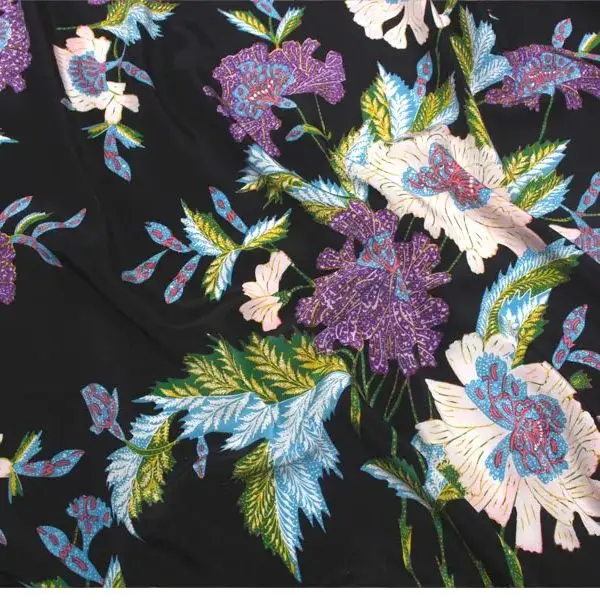 

1 метр, 100% тутовый шелк, креповая шелковая ткань 16 Momme, черная с фиолетовым цветочным принтом, ширина 138 см, 54 дюйма, по дворам YW010