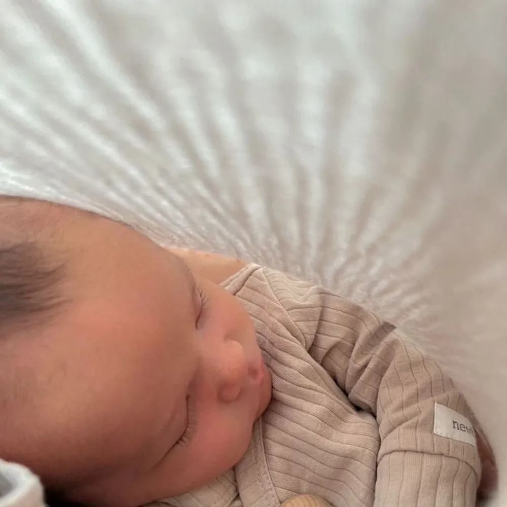Neue Atmungsaktive Baby-Stillabdeckung aus Baumwollmusselin mit Gewölbtem Ausschnitt, Weiche Einfarbige Stillschürze für Draußen – Detail 11