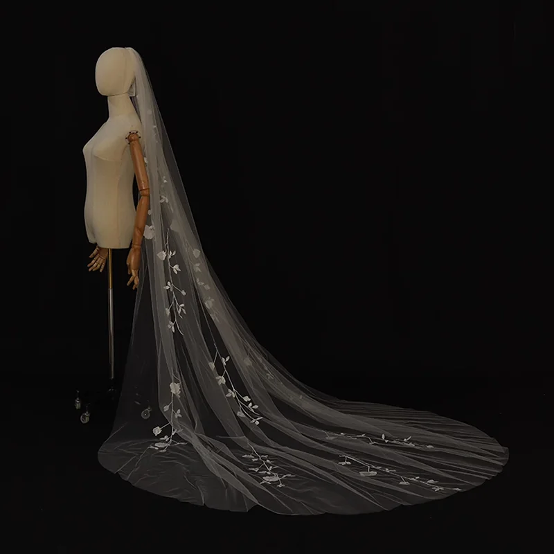 Customized Long Lace Edge Ivory Wedding Veils with Comb 100cm Length