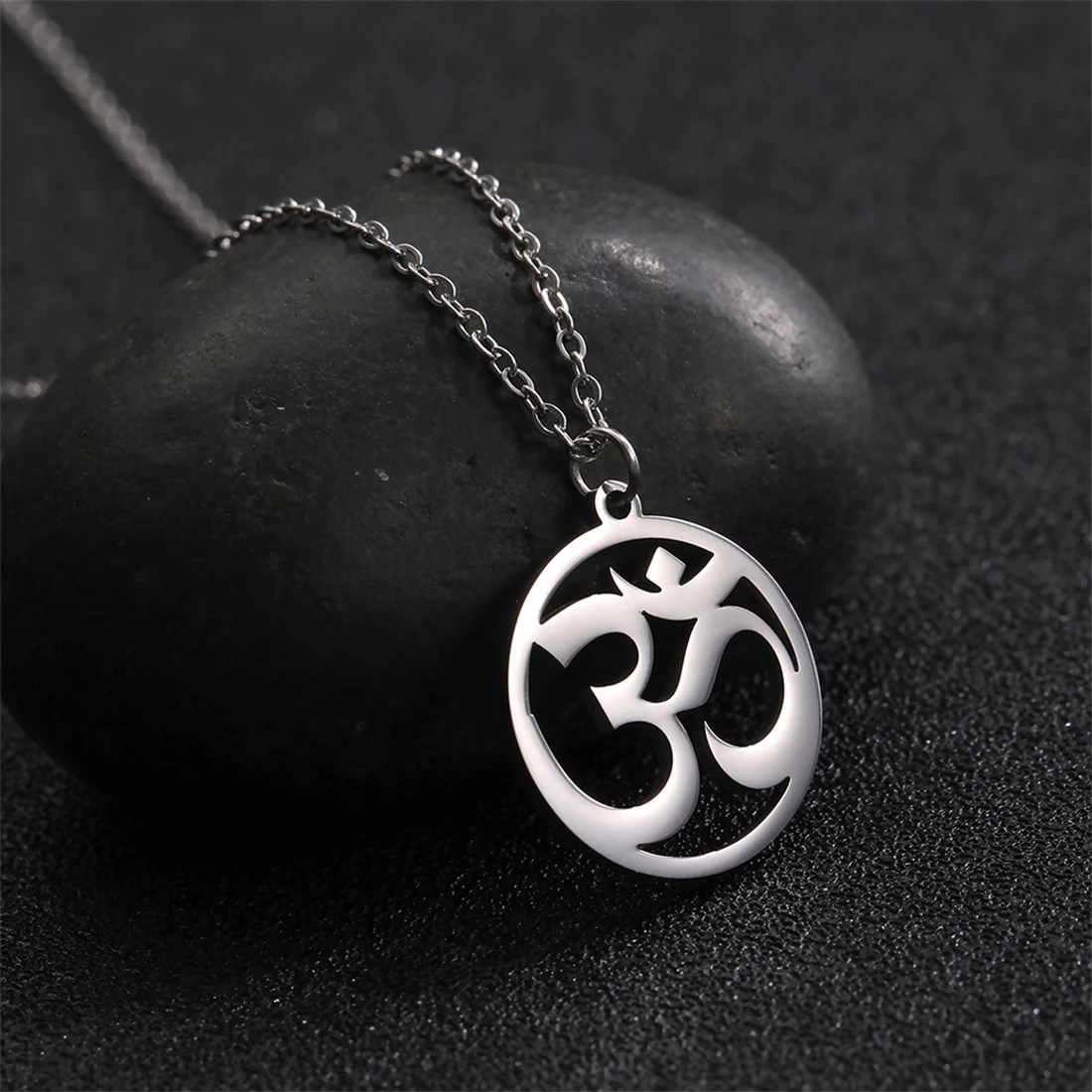 EUEAVAN OM Yoga Symbol Pendant Necklace Stainless Steel Hindu Om Shiva Symbol Choker Chain Vintage Amulet Jewelry