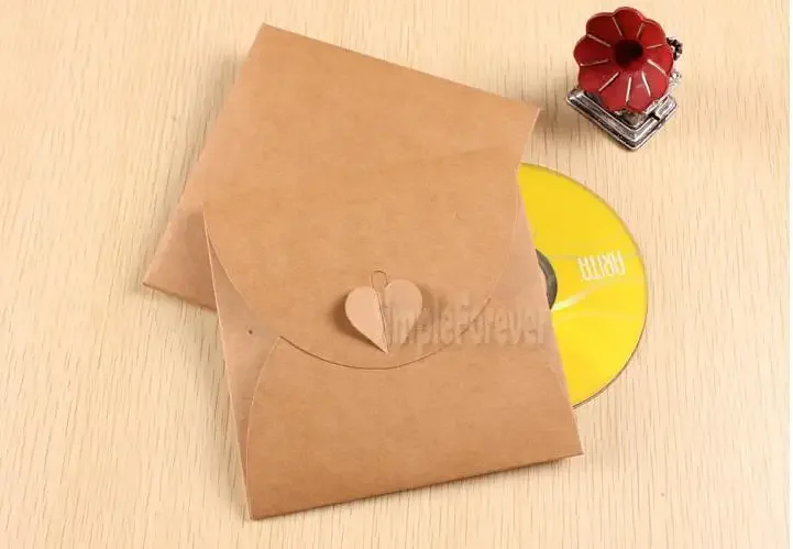 50pcs 13cm*13cm Heart Blank Kraft Paper Party CD DVD Sleeve Packaging Packing Box for 3 CDs Envelopes Holder Case Pack Bag