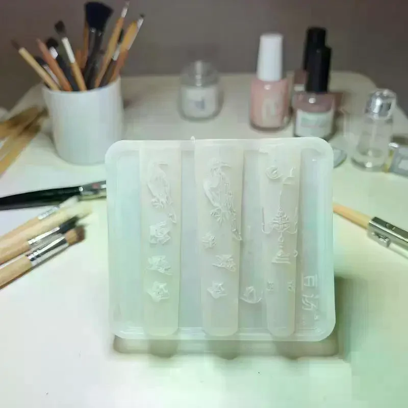 

Retro Style Crow Rose Candlestick Design, Silicone Nail Mold for 3D Nail Art, DIY Transparency Tool for Manicure