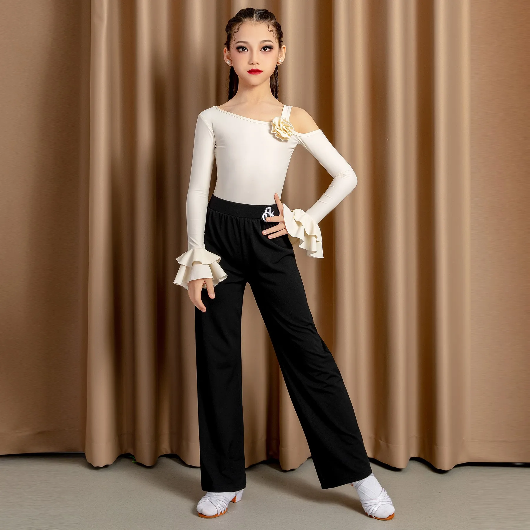 

Костюмы для латинских танцев, топ с открытыми плечами и длинными рукавами, брюки, костюм для чача-румбы, танцевальная тренировочная одежда, одежда для выступлений, DQL11494