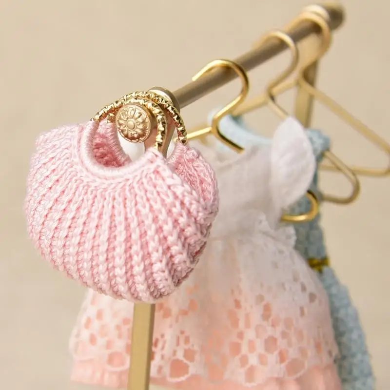 

Miniature Crochet Doll Handbag Accessory for Doll Styling, Textured Body Arched Handle Display Bag for Display Use A2UB