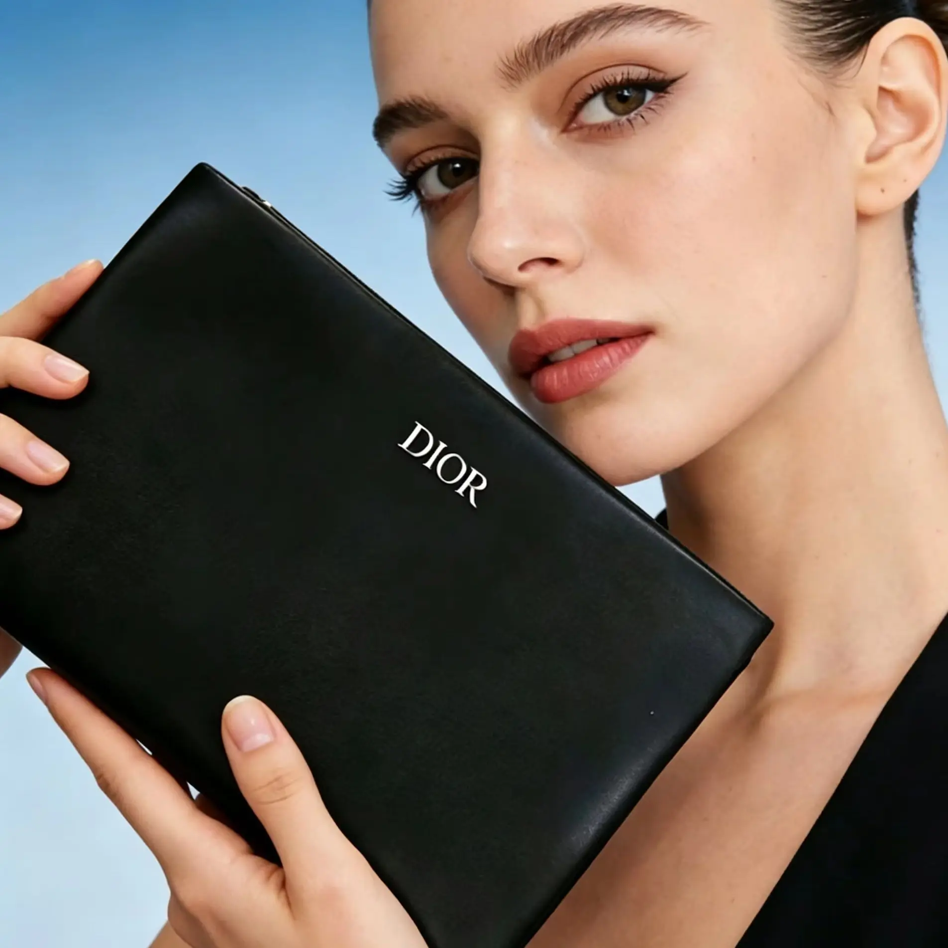 Dior’s Bag Unique Black Leather Handbag With Brand Logo Luxury Style Elegant Avant-Garde Matching For Daily Fashion Dinner Outin view 5