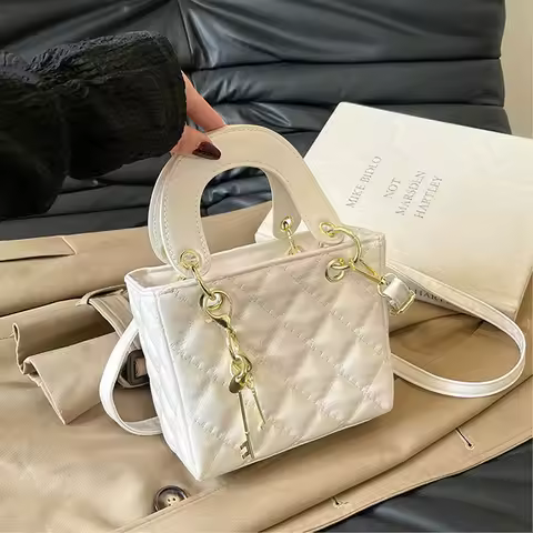 Fashionable Simple Women's Handbag 2025 New Diamond Grid Small Fragrance Style Crossbody Bag Lady Di Bag Soft PU Material
