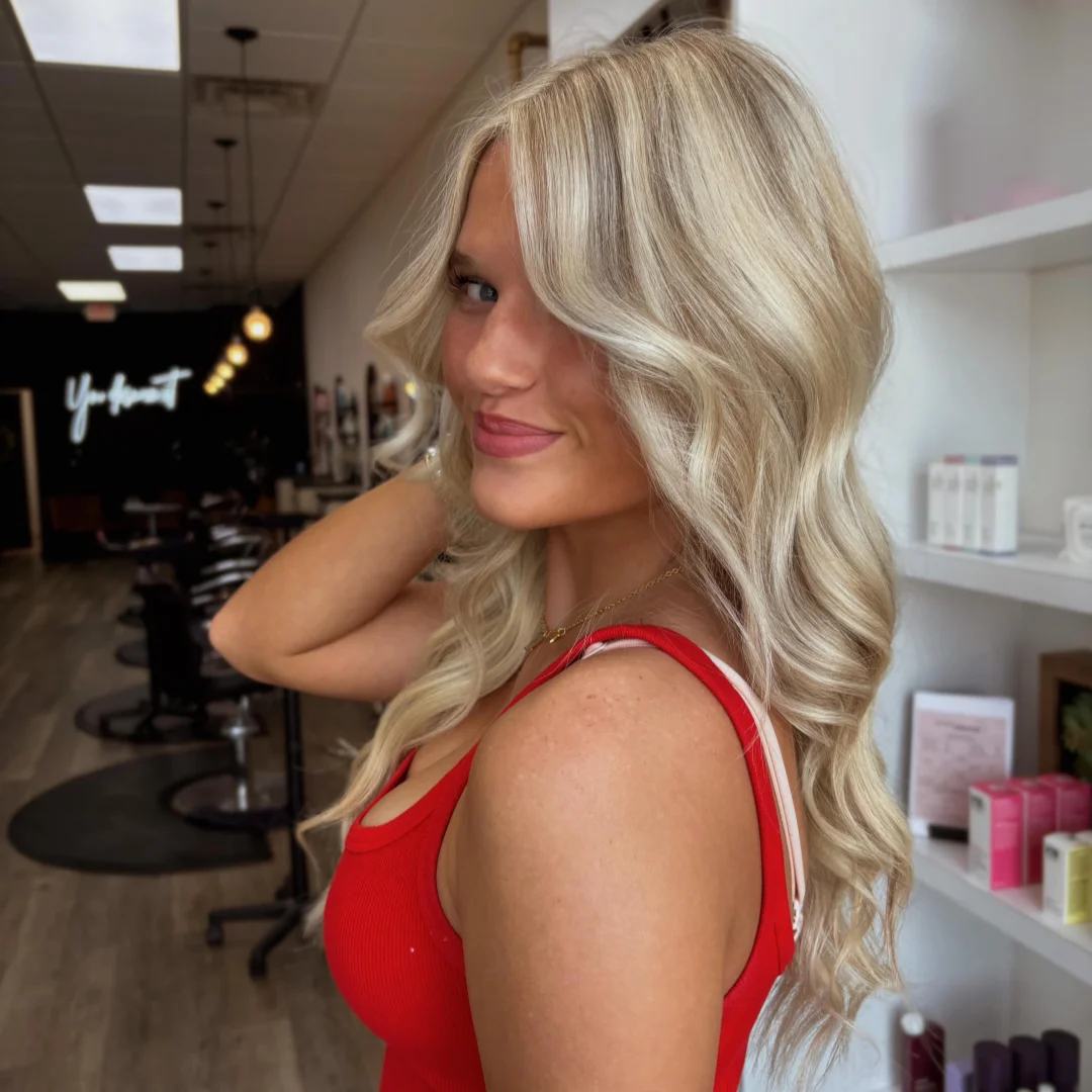 Natural 18inch Wave Glueless Fashion Highlight Blonde Soft 180 Density Deep HD lace front wig, suitable for women Heat Resistant