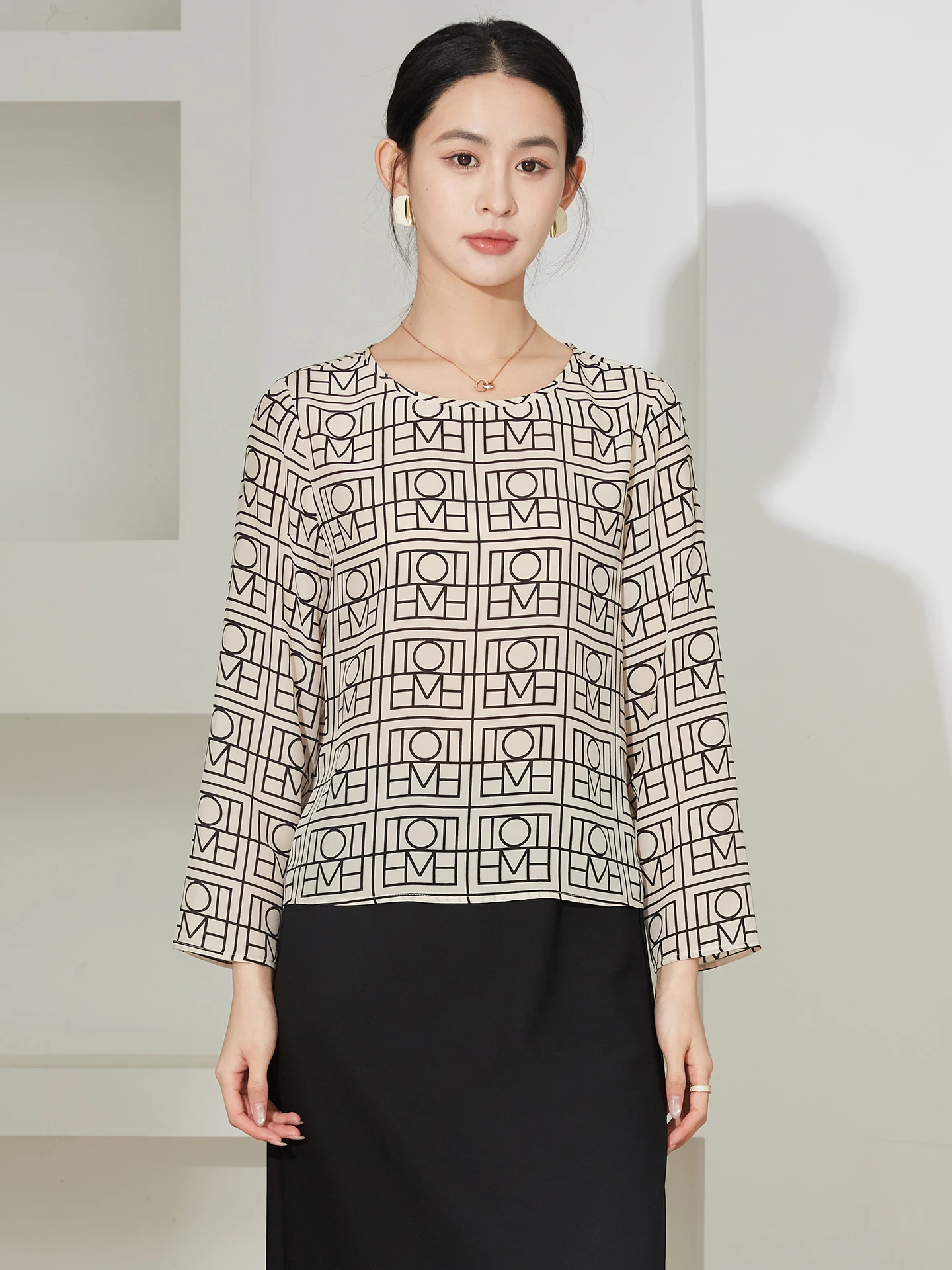 

SILVIYE Silk Printed round Ne Long Sve Loose Women's Top Double Gauze Silk T-irt Straight Cut Commute Sle