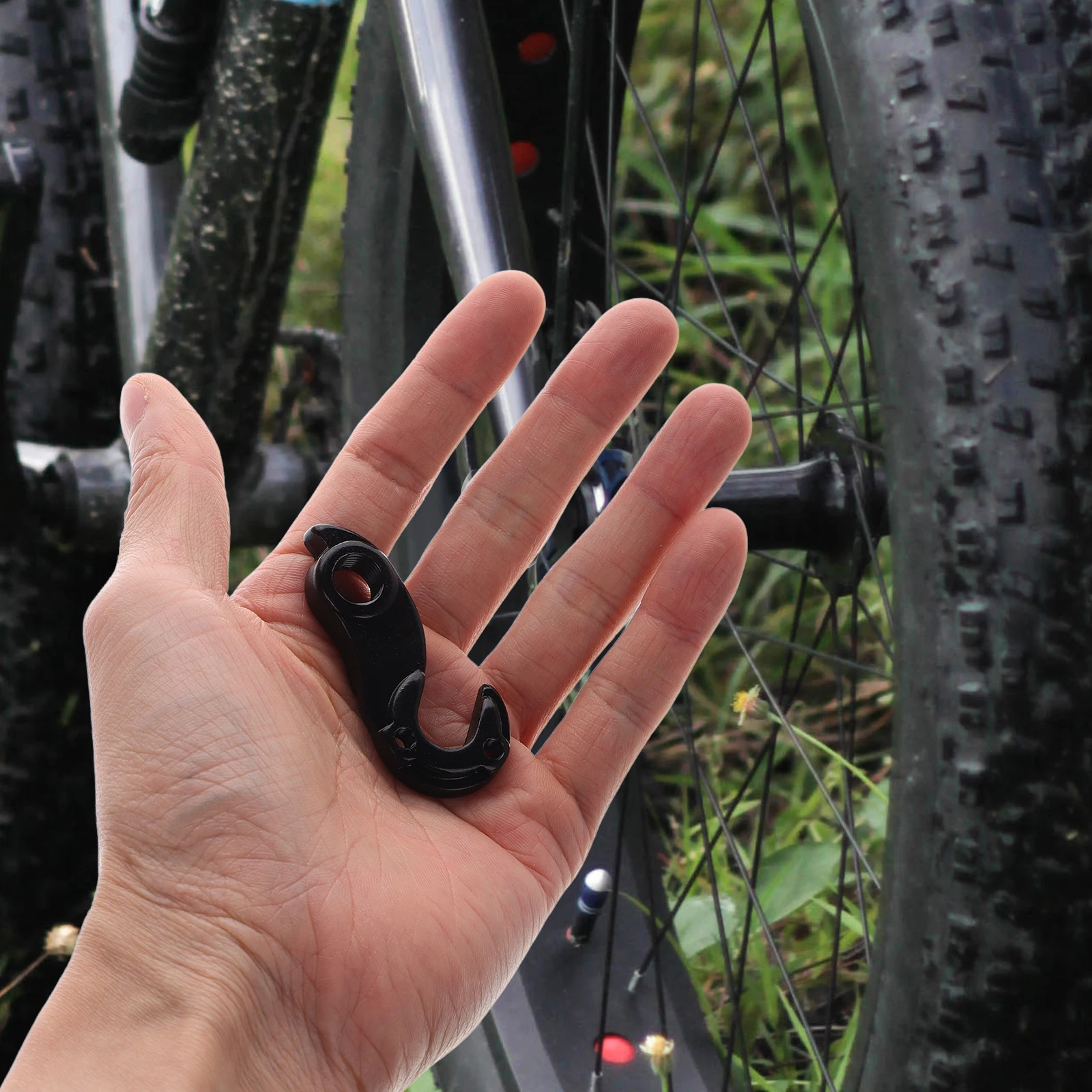 

2pcs Rear Derailleur Hanger Bike Frame Tail Hook Metal Accessories for Cycling Gears Durable Stylish Repairing Extender
