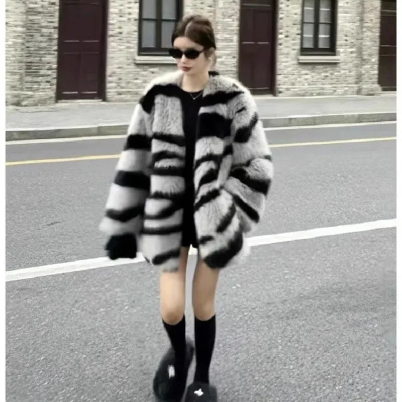 Casaco de pele sintética com padrão zebra para mulheres, casaco grosso e solto, casaco de inverno que combina com tudo, outerwear feminino, nova moda, 2023