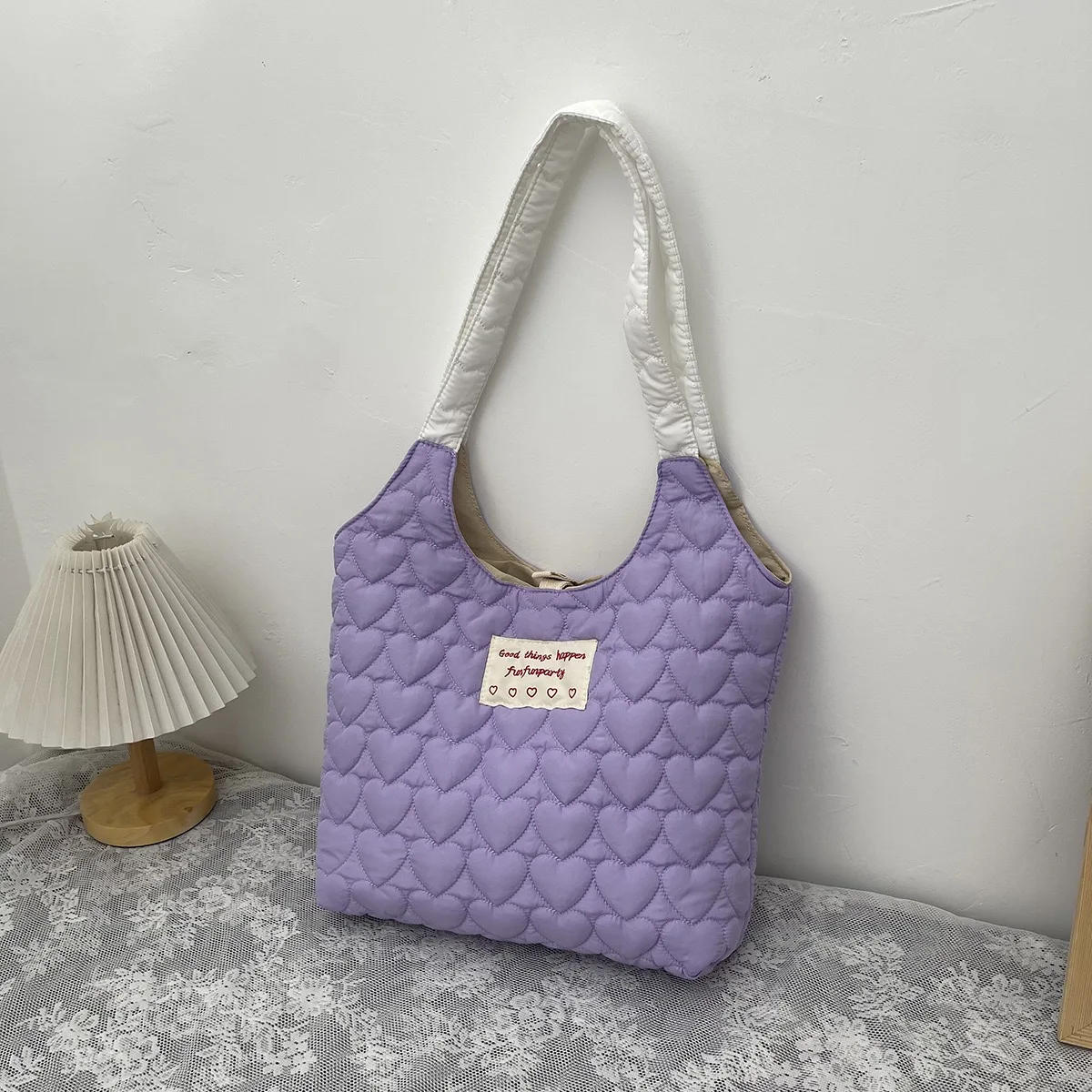 

Стеганая большая сумка в форме сердца, женская милая сумка на плечо с буквенной нашивкой, повседневная легкая сумка на каждый день, модная милая сумка для покупок