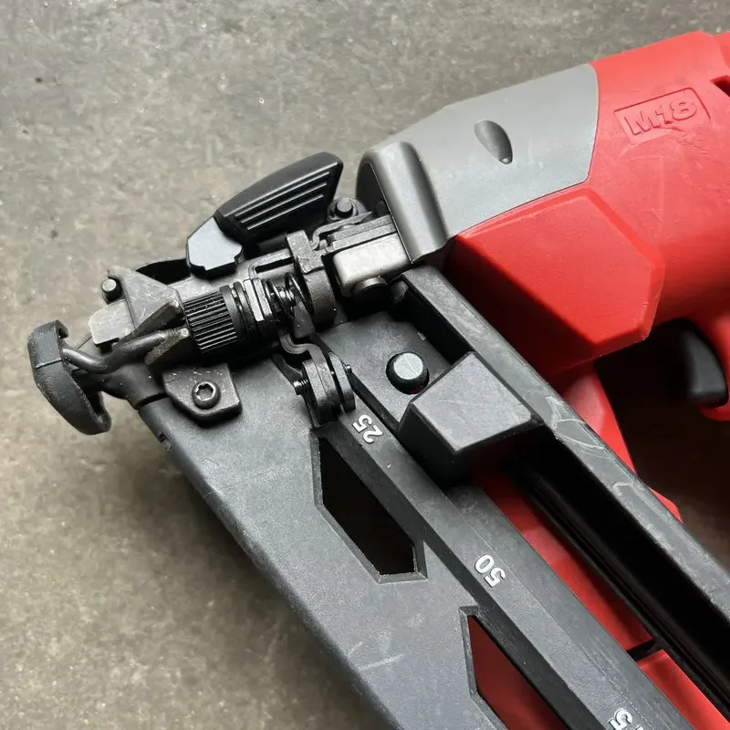 Milwaukee 2742-20 M18 Fuel 16 Guage Angled Finish Nailer (Tool Only).USED /SECOND HAND