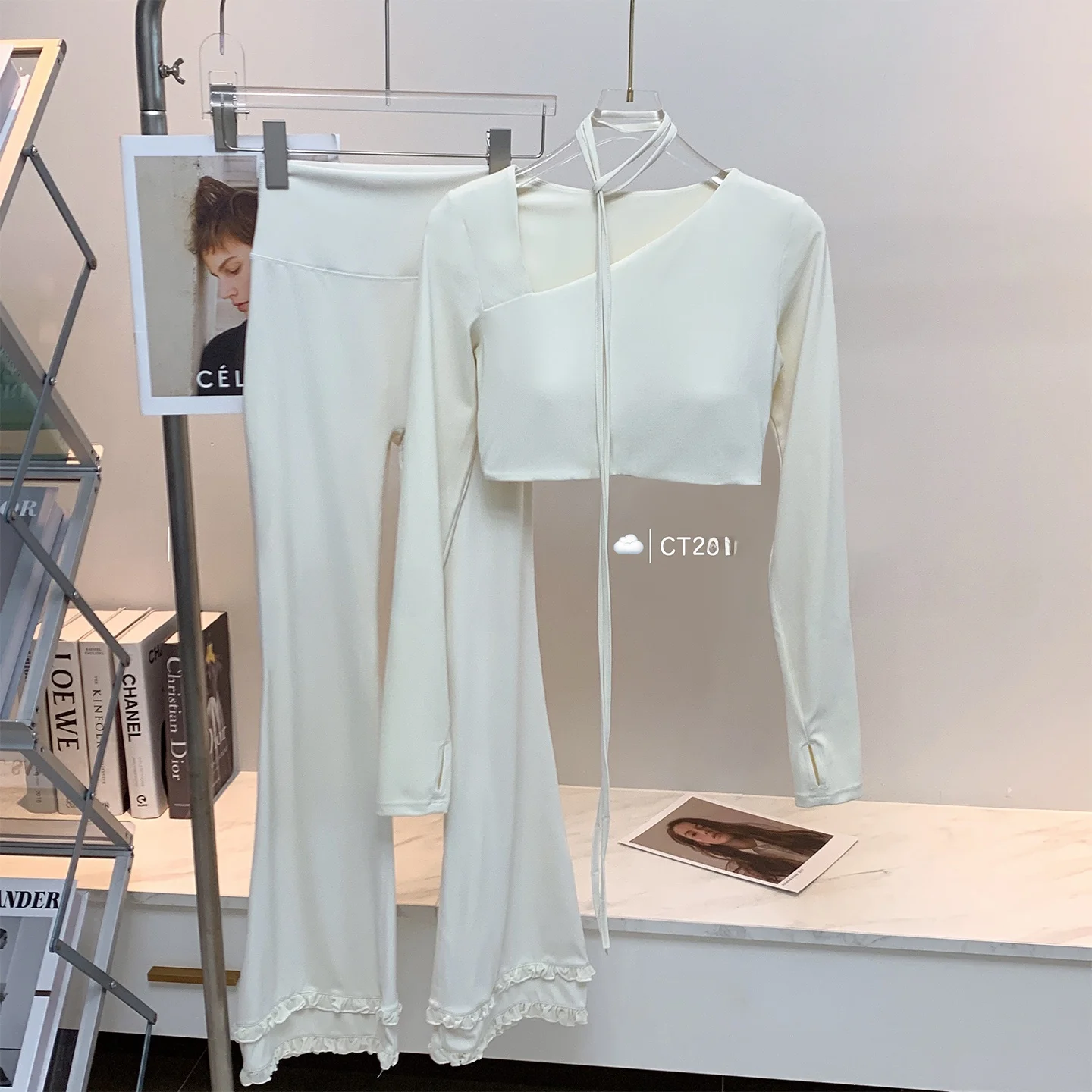 

Sexy Sport Top And High Waist Micro Flared Pants Two Piece Set for Women Breathable Long Sleeve T-Shirt Casual Style Autumn Wear