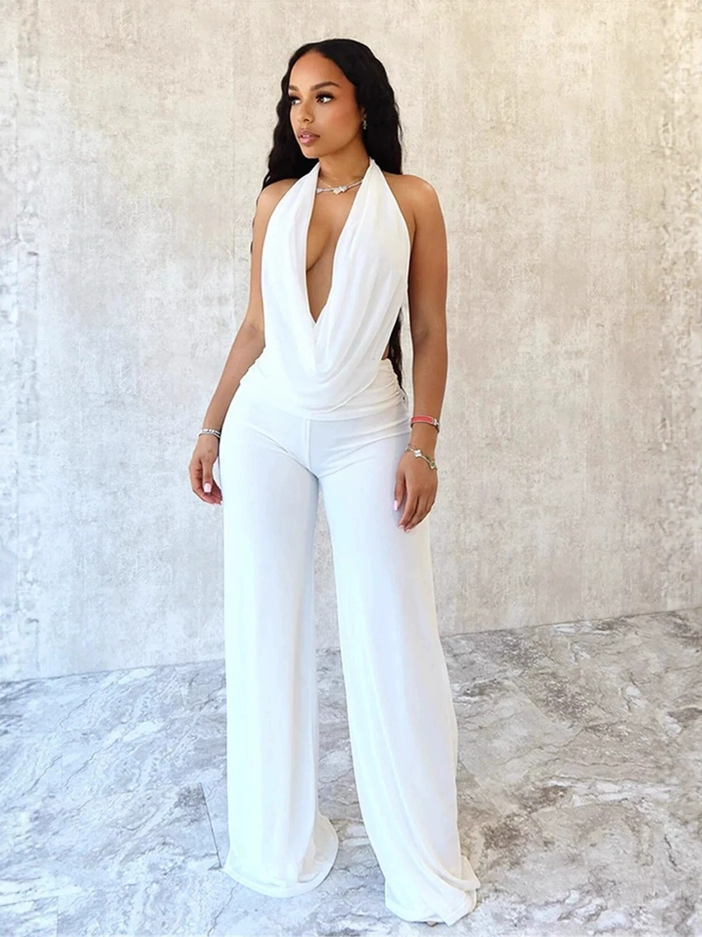 

two-piece set of sexy halter-neck, backless, tied rope and solid-color mesh fabric