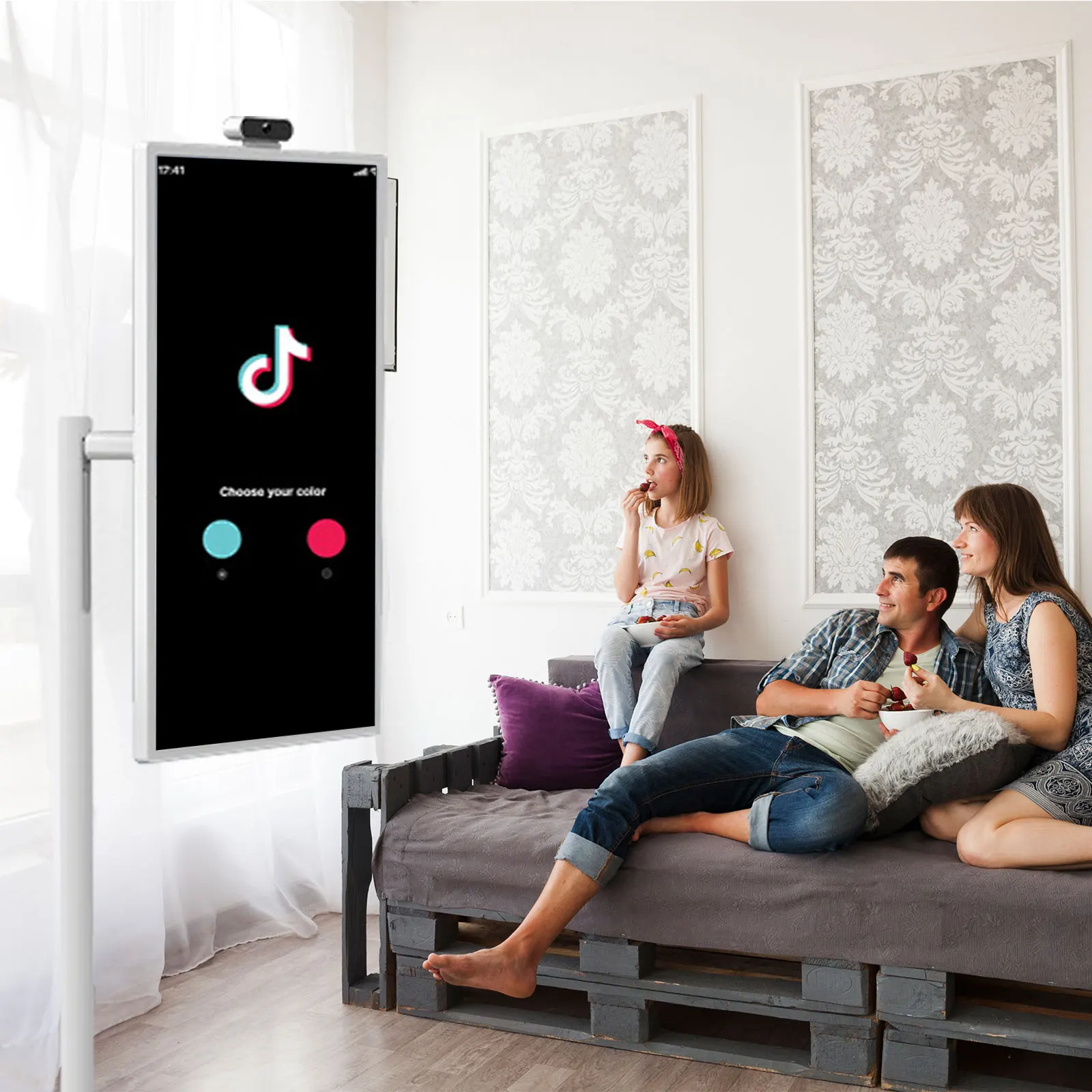 Touch Screen LED 120Hz Android Mobile TV With Digital Interactive Whiteboard Online Live Streaming White Cabinet Full HD