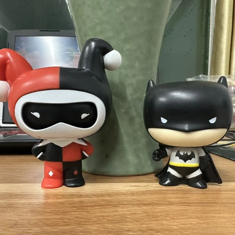 Dc liga da justiça anime periférico q-versão figura batman palhaço menina desktop boneca ornamentos presente de aniversário atacado
