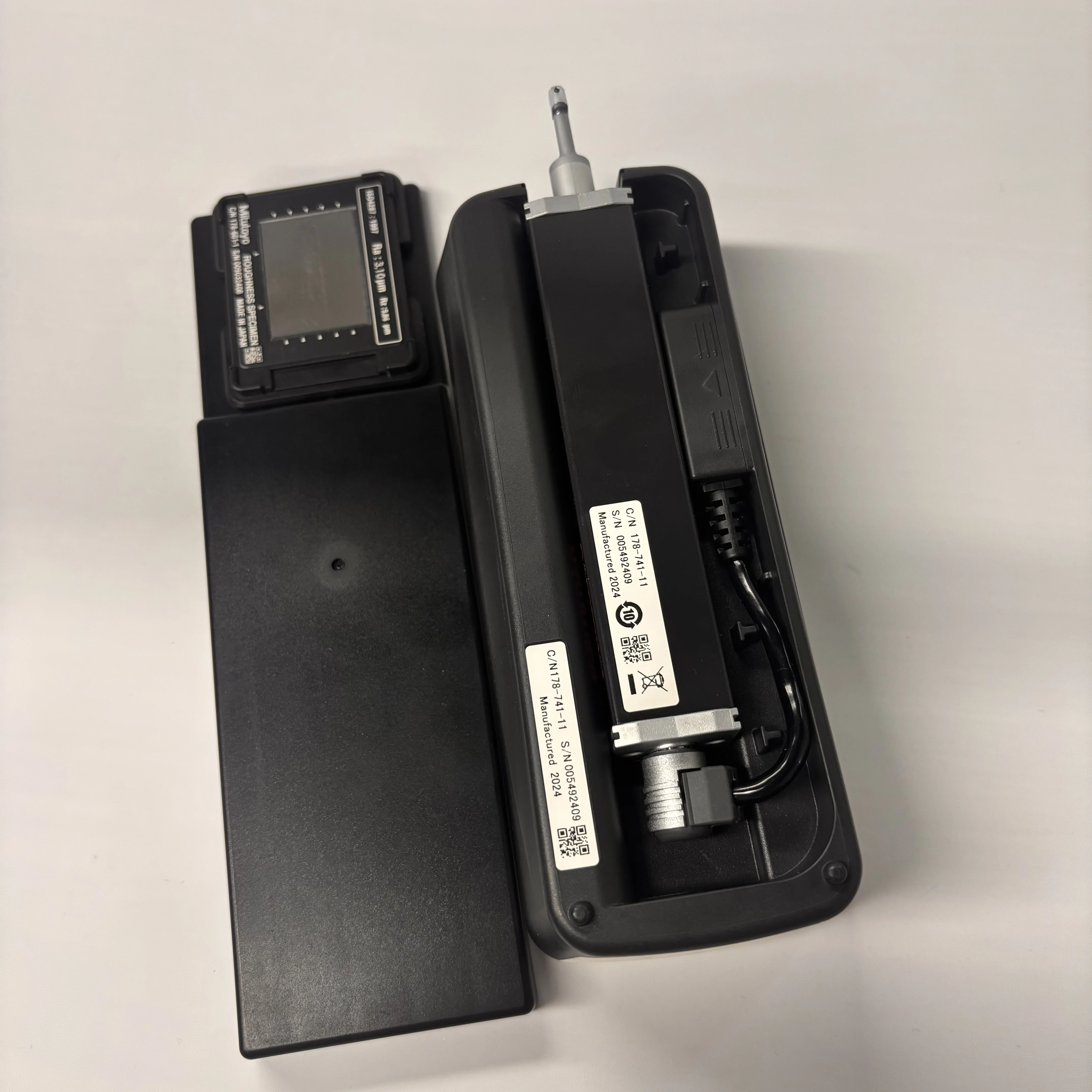 SJ-220 178-741-11 178-741-13 T - Surface Roughness Tester Portable avis et prix
