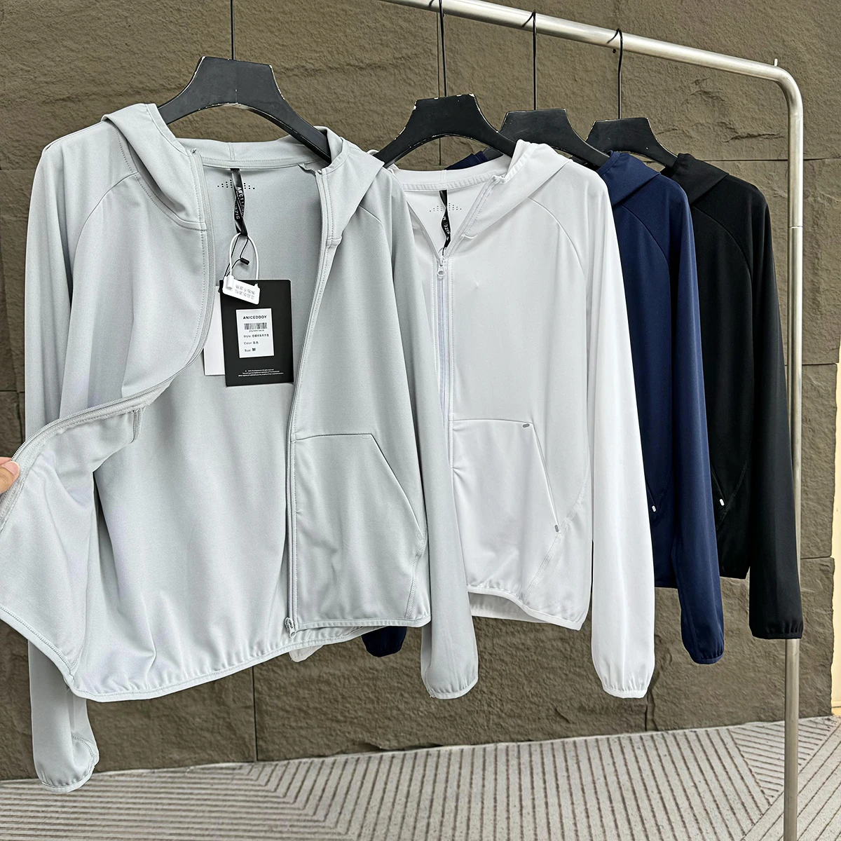 

Мужская спортивная дышащая тонкая куртка с лазерной перфорацией подмышками Ne для ранней осени, прочная модная городская нейлоновая искусственная кожа