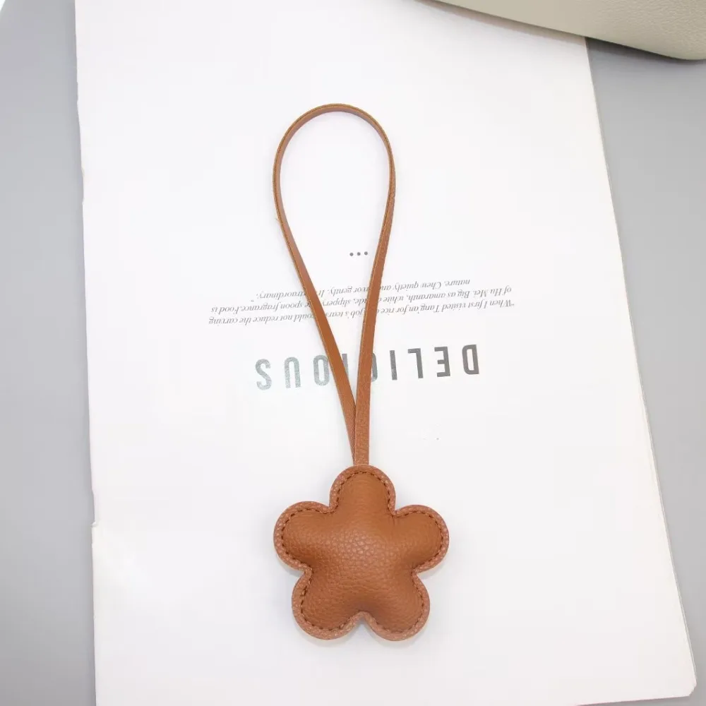 

Multi-color PU Leather Flower Keychain Cartoon Fashion PU Leather Hanger Car Keyring 13 Colors Bag Pendant Women