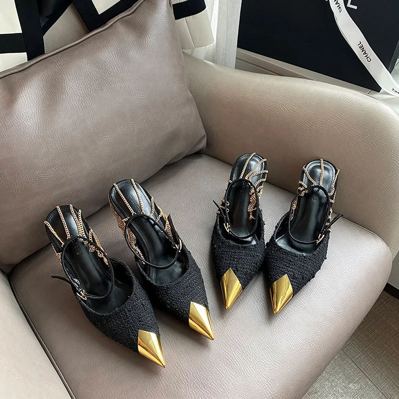 

Тот же высокие каблуки, сексуальные туфли на шпильке с острым носком и полой пряжкой в тон