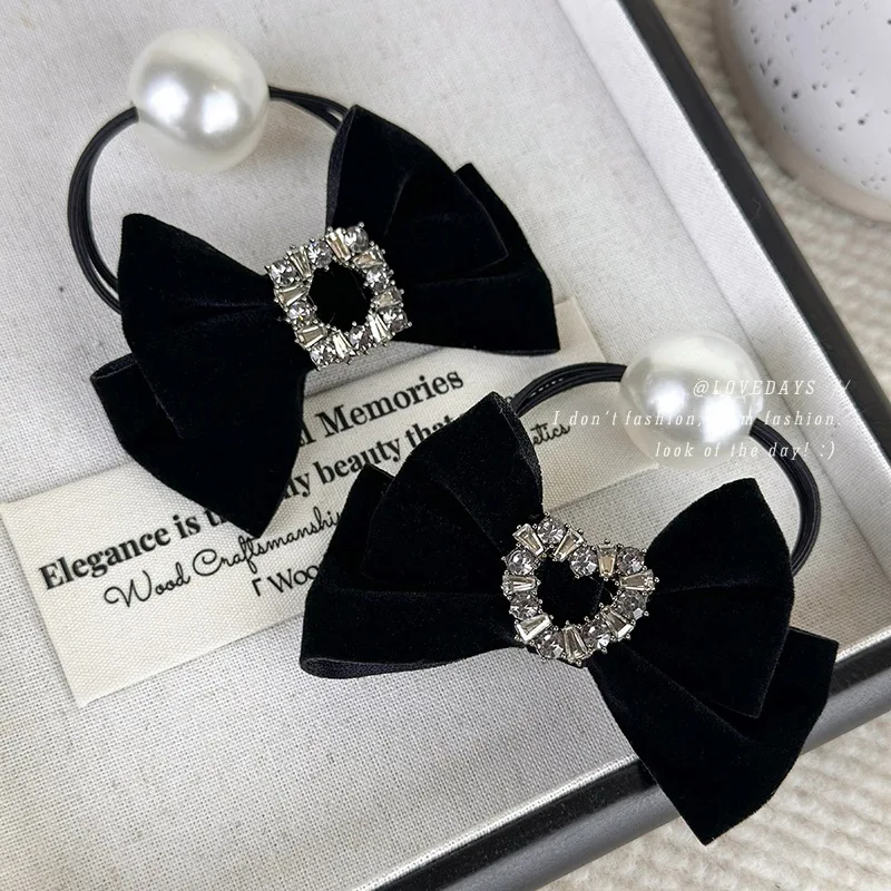 

Vintage Black Velvet Heart Rhinestone Bow Pearl Hair Tie Elegant Scrunchie Lightweight for Women Daily Premium Hair Accessory
