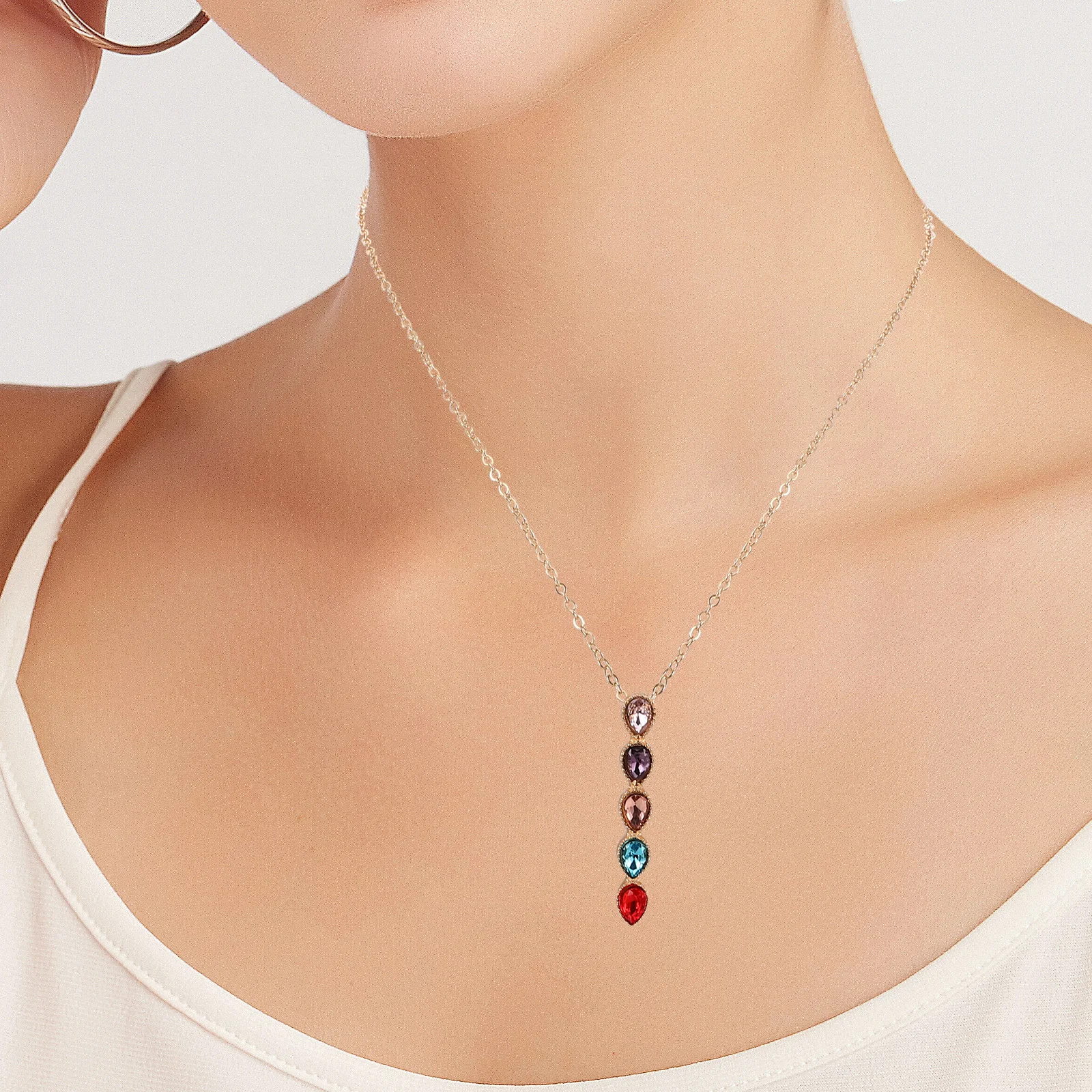 

Elegant Crystal Necklace Pendant Beaded Detailing Comfortable Fit Versatile Use Parties Dates Daily Wear Jewelry