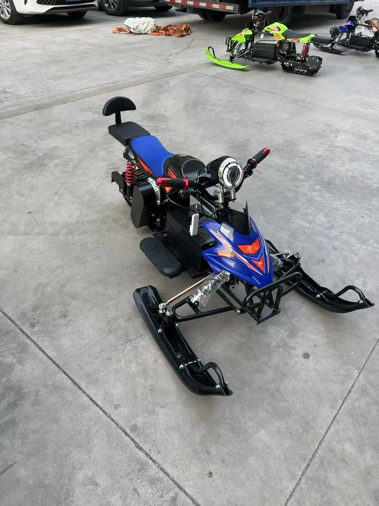 Electric Snowmobile 500W, Touring Trail Vehicle, Outdoor Adventure Machine for Snow Riding Winter Sports Family Recreation