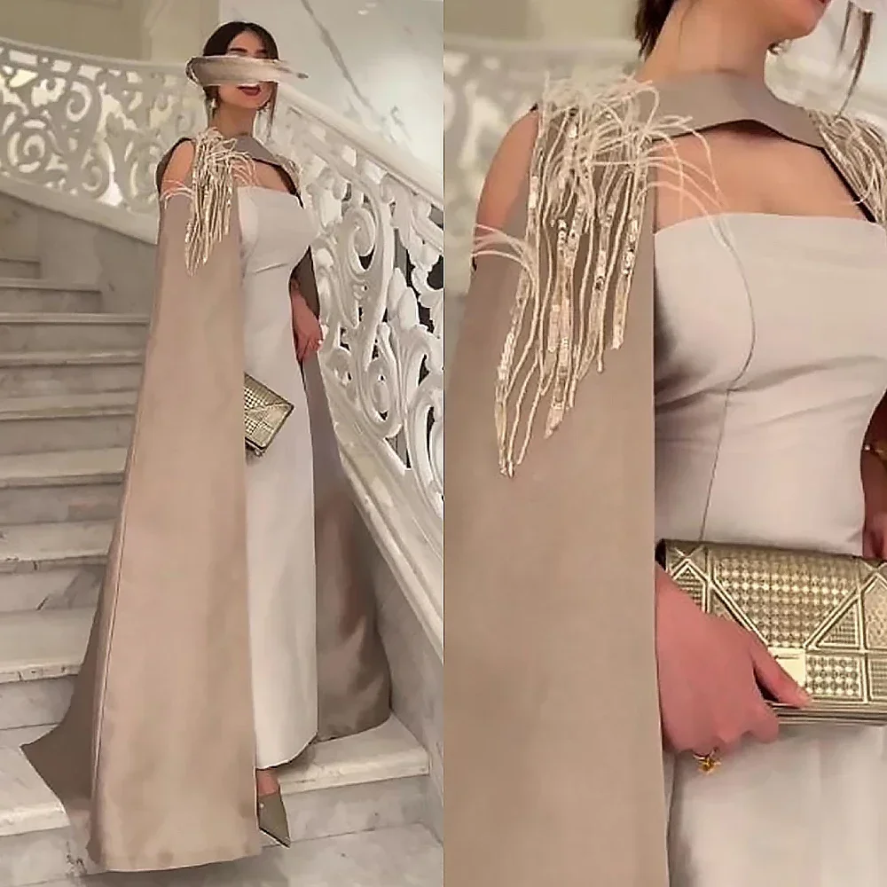 Sin tirantes de moda personalizado, falda hasta el suelo de una línea, vestido de plumas de corte bajo, vestido lujoso, que muestra el estilo
